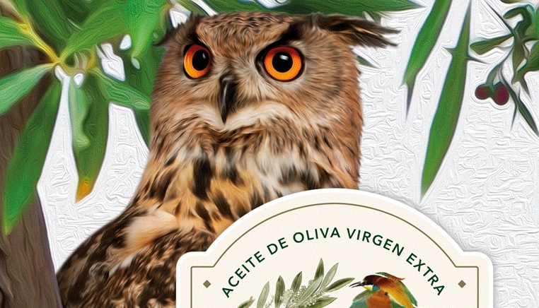 Envase del aceite Azahar del Olivo, de Finca Fuensanta, diseñado por Grupo Camaleón Creativos